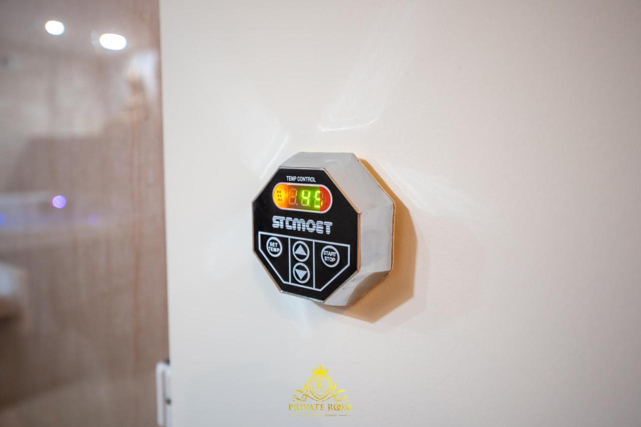 Liefdeshotel L'excellence - Luxe Sauna, Hammam & Jaccuzzi 2*